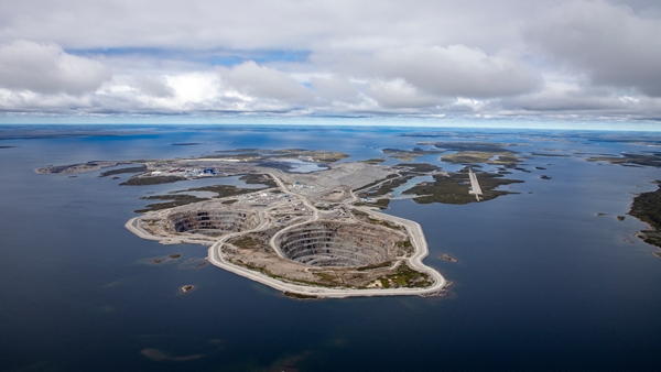 Aerial view of the Diavik mine