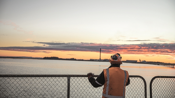 NZAS employee at Tiwai operations