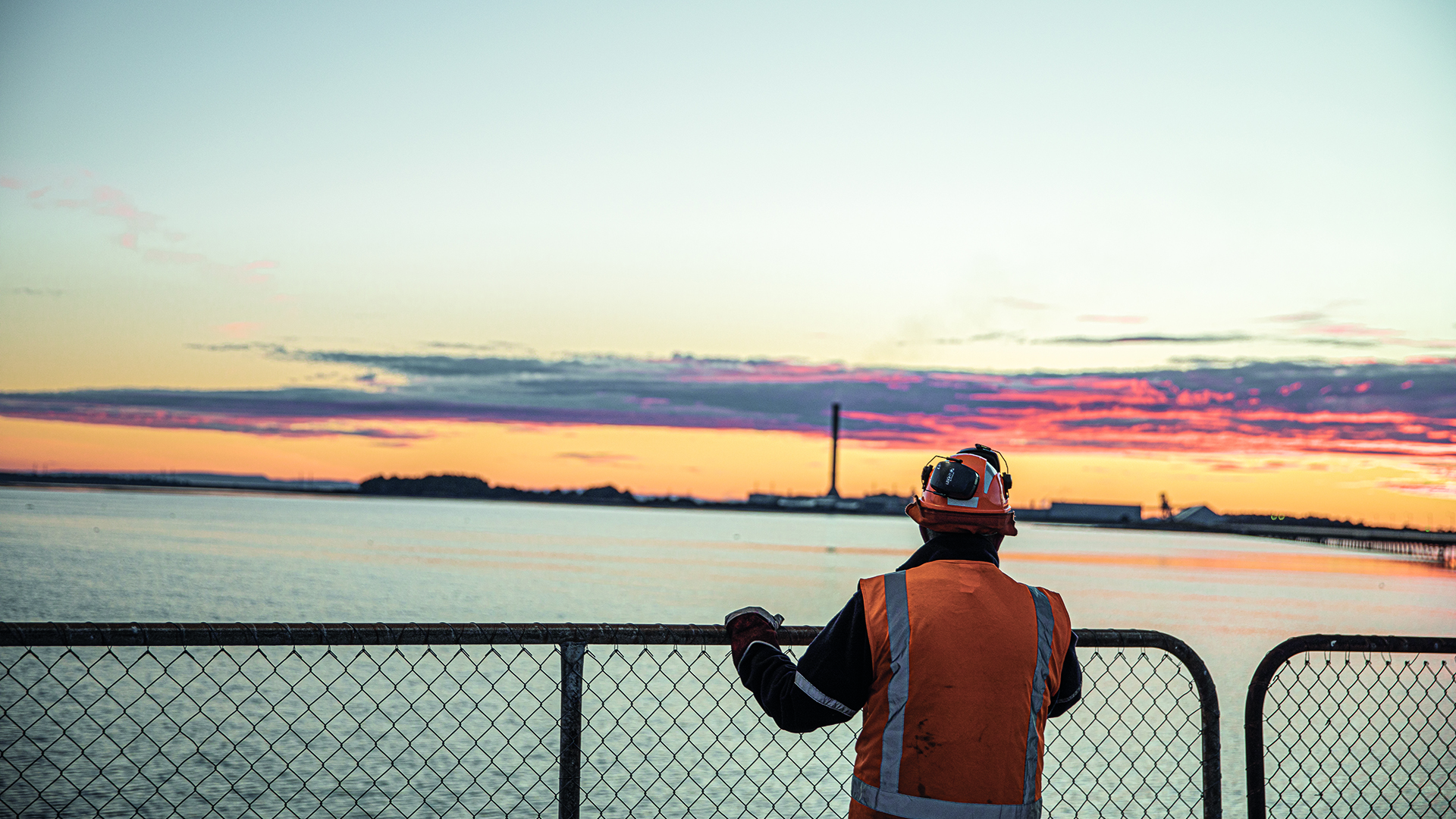 NZAS employee at Tiwai operations